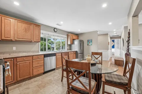 $689,000 | 1295 Marian Way, Petaluma, CA 94954