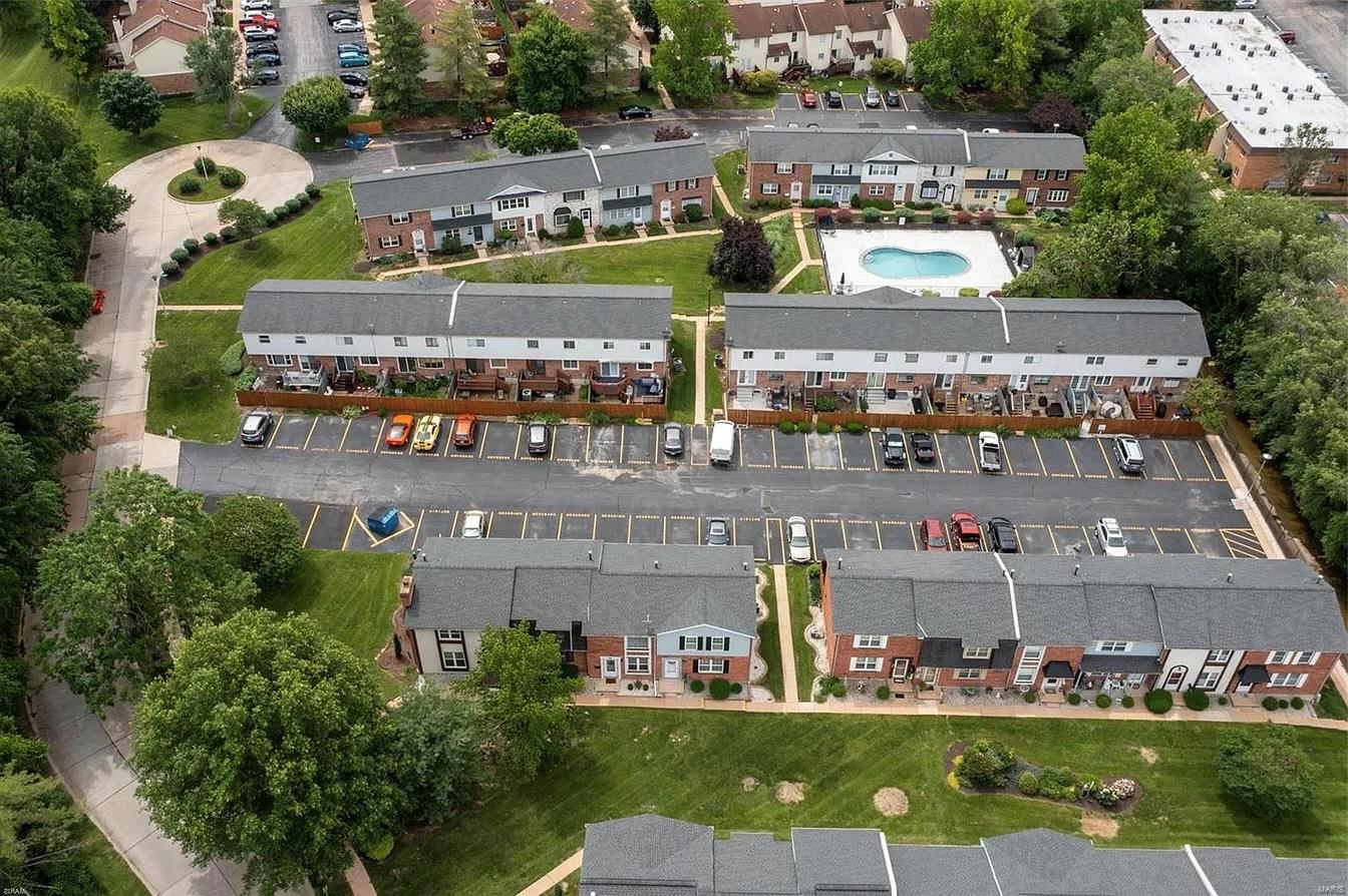 4422 Pegasus Drive St. Louis, MO 63129 - Photo 26 of 28