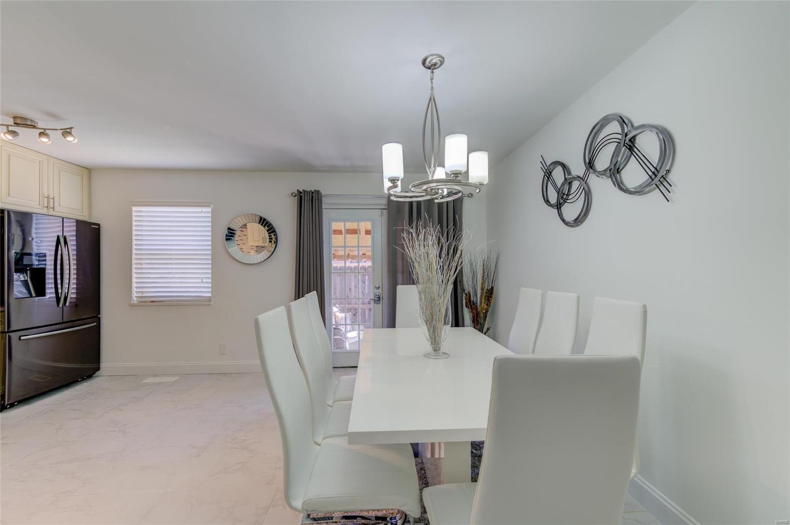 4422 Pegasus Drive St. Louis, MO 63129 - Photo 8 of 28