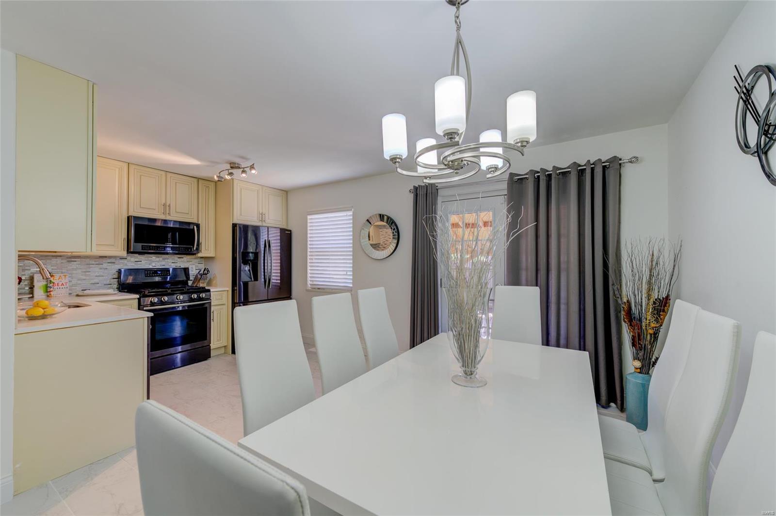 4422 Pegasus Drive St. Louis, MO 63129 - Photo 10 of 28