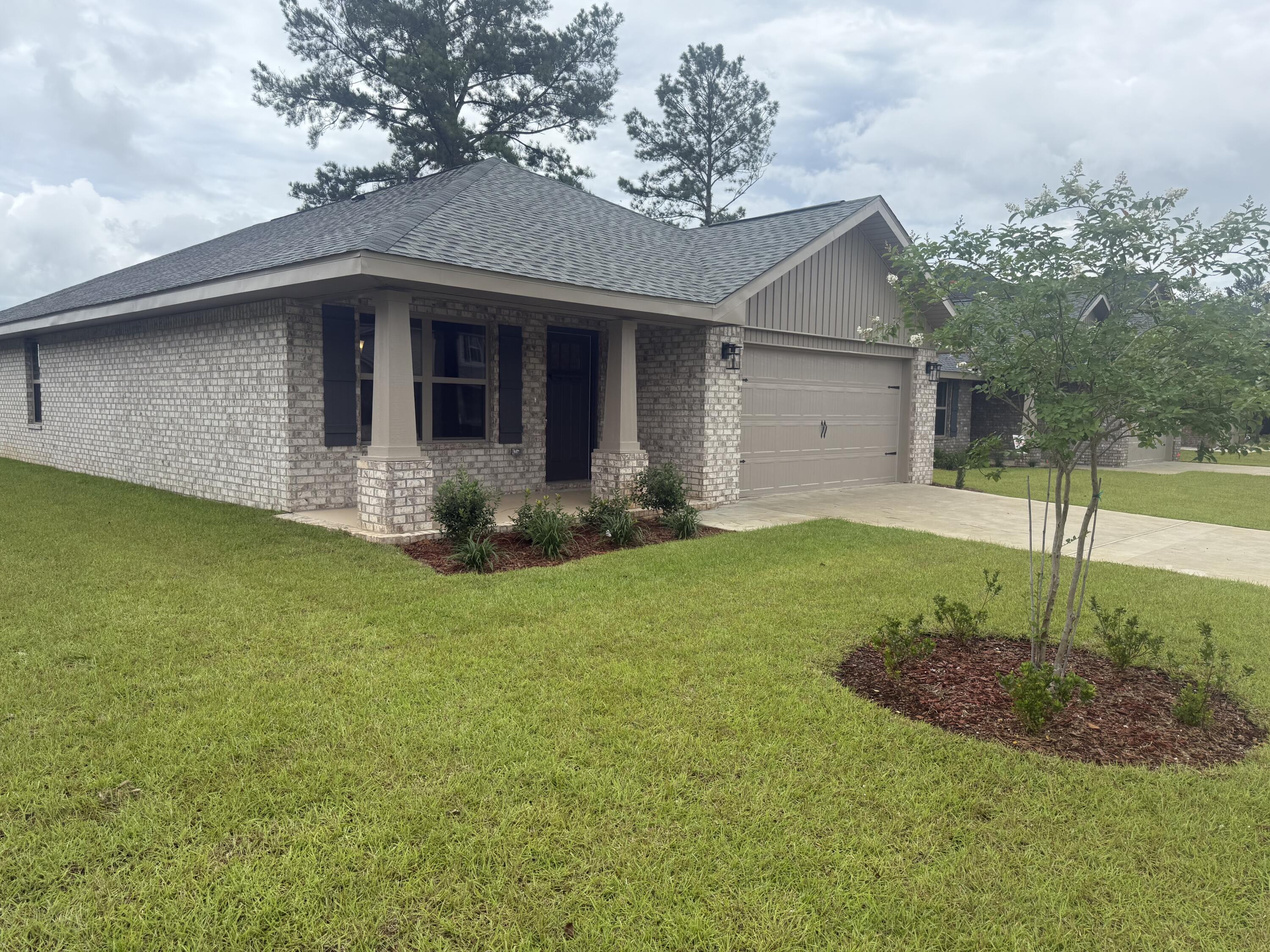 172 Ridgeway Circle Crestview, FL 32536 - Photo 2 of 26 IMG_3943