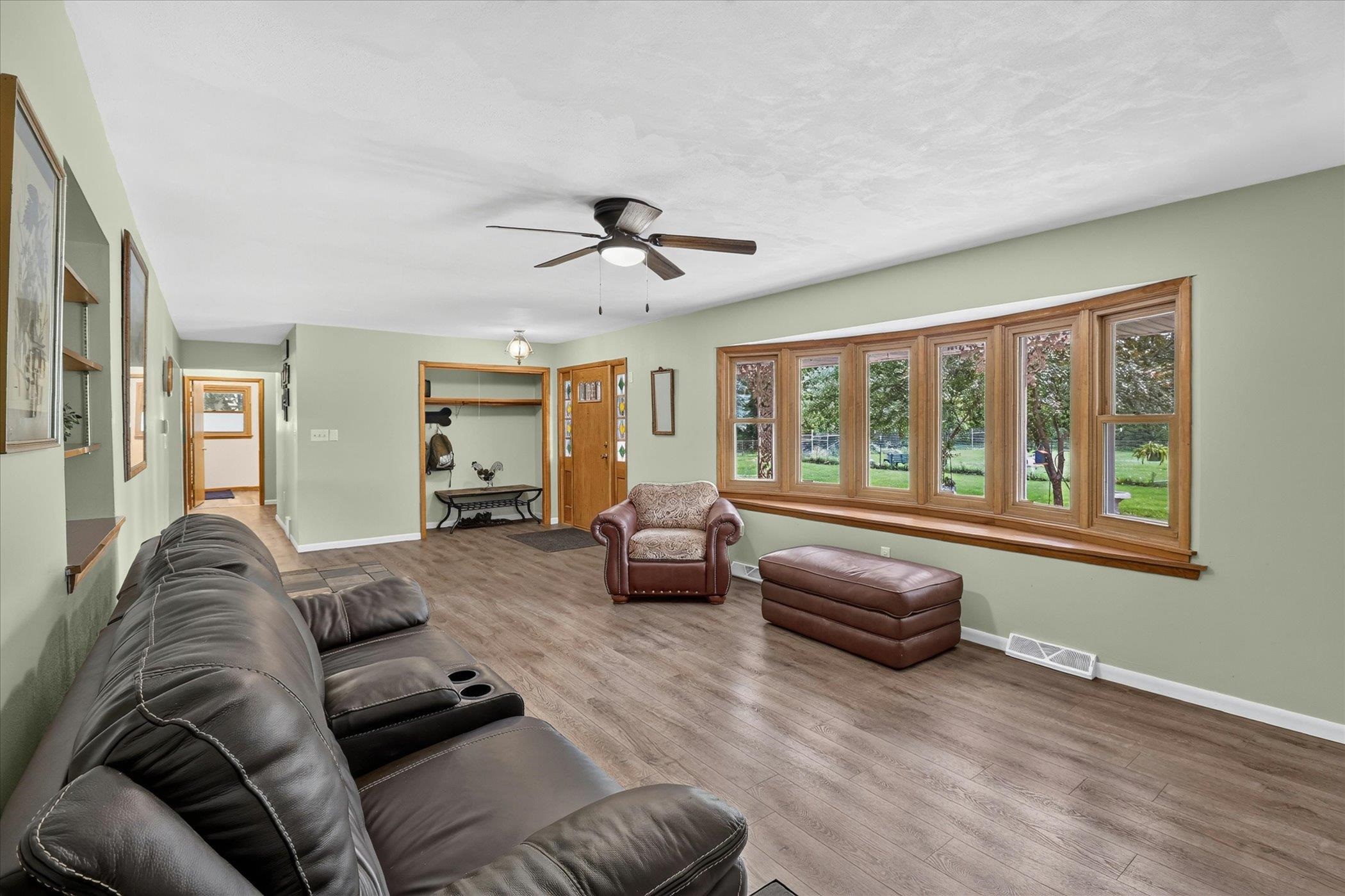 726 Rockshire Drive Janesville, WI 53546 - Photo 8 of 39