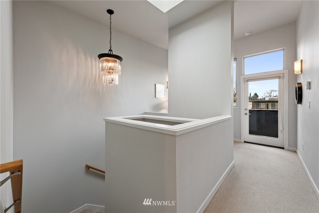 985 North 45th Street Seattle, WA 98103 - Photo 17 of 27