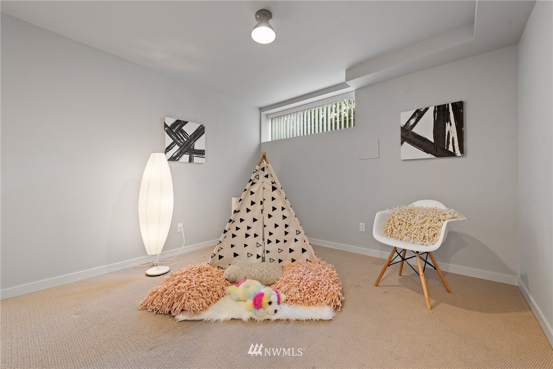 985 North 45th Street Seattle, WA 98103 - Photo 20 of 27