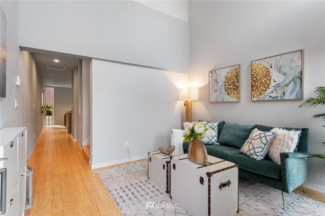 985 North 45th Street Seattle, WA 98103 - Photo 3 of 27