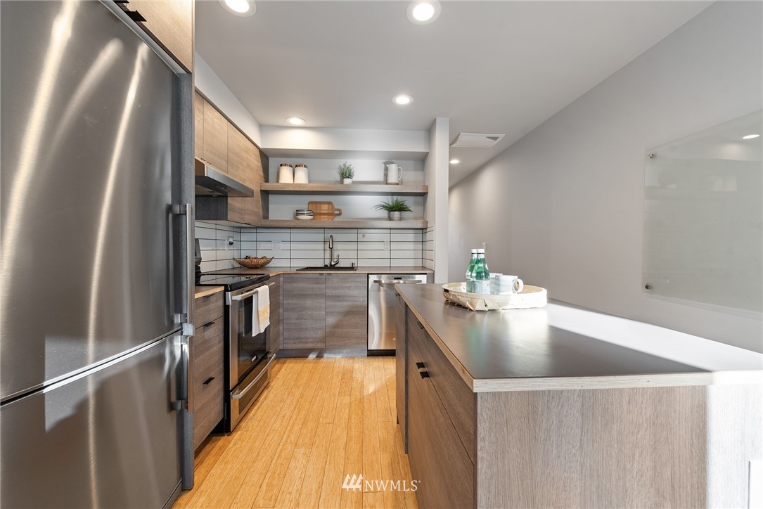 985 North 45th Street Seattle, WA 98103 - Photo 9 of 27