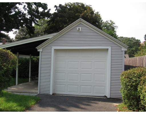 140 Powell Avenue Springfield, MA 01118 - Photo 2 of 10 Gallery Image 2