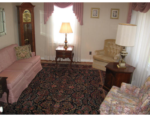 140 Powell Avenue Springfield, MA 01118 - Photo 4 of 10 Gallery Image 4