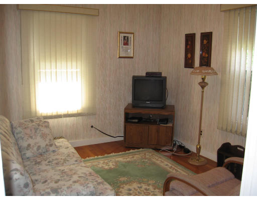 140 Powell Avenue Springfield, MA 01118 - Photo 5 of 10 Gallery Image 5