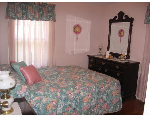 140 Powell Avenue Springfield, MA 01118 - Photo 8 of 10 Gallery Image 8