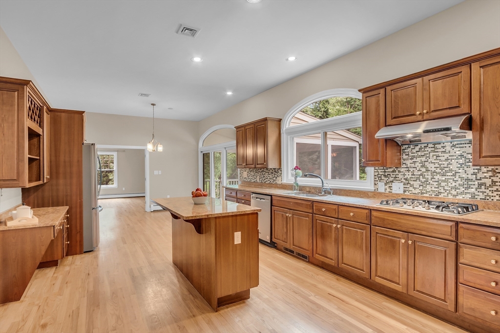 7 Apple Ridge Drive Natick, MA 01760 - Photo 4 of 42