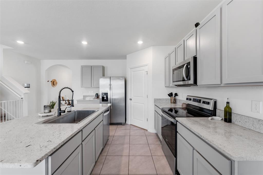 30935 Penny Surf Loop Wesley Chapel, FL 33545 - Photo 11 of 43