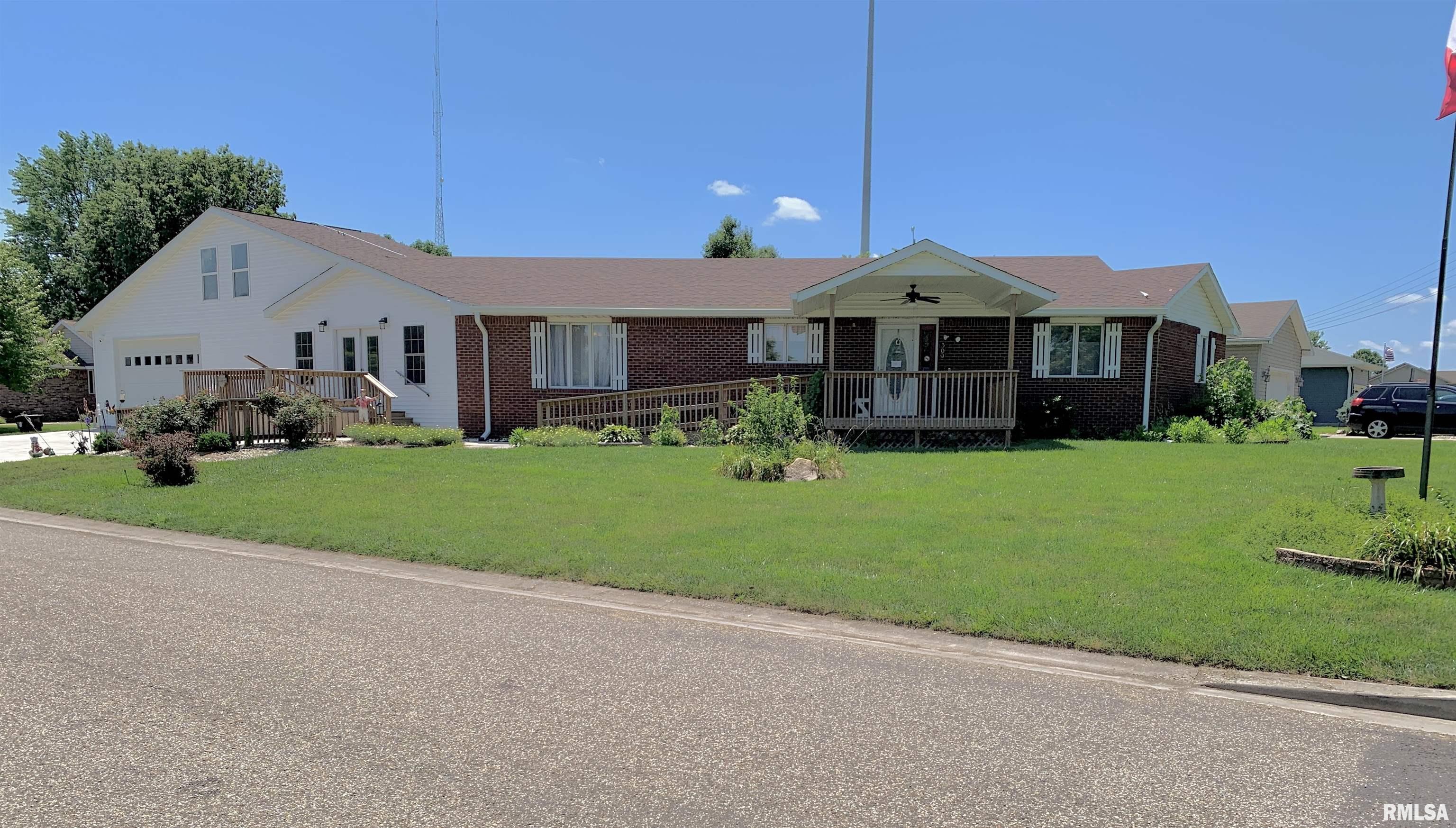 309 West Vandalia Road Jacksonville, IL 62650 - Photo 1 of 71