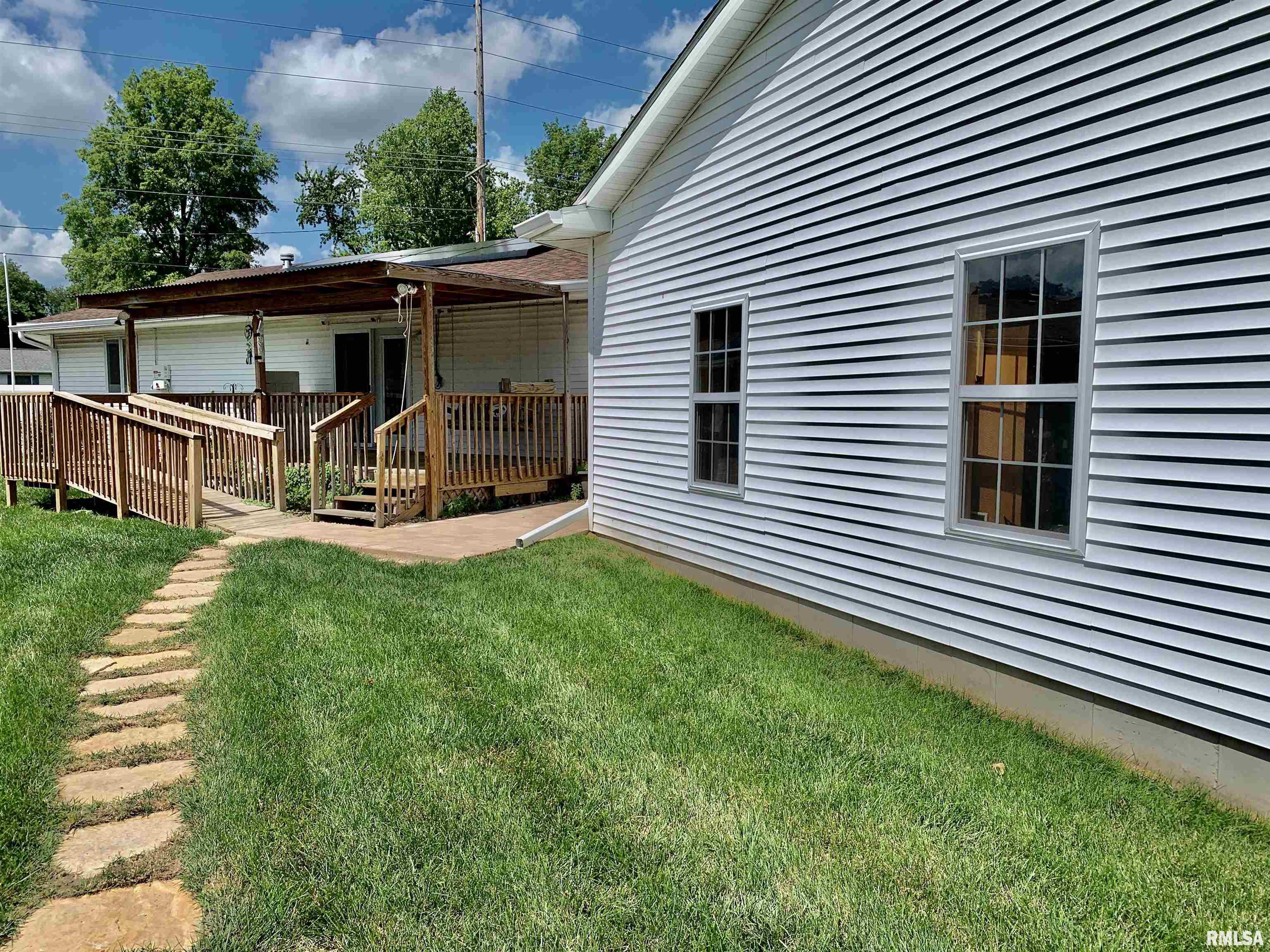 309 West Vandalia Road Jacksonville, IL 62650 - Photo 12 of 71