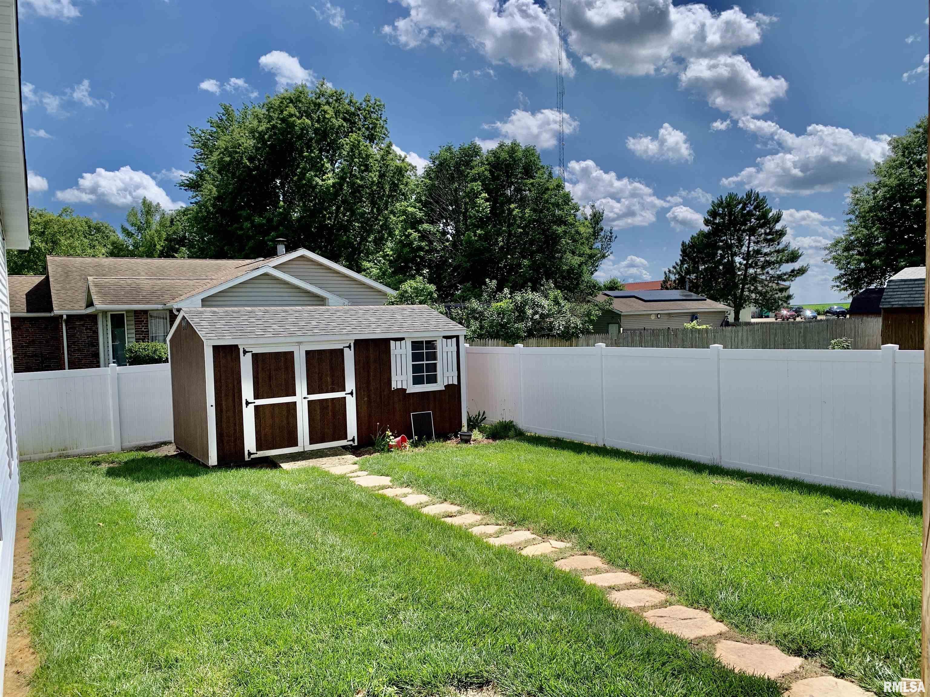 309 West Vandalia Road Jacksonville, IL 62650 - Photo 14 of 71