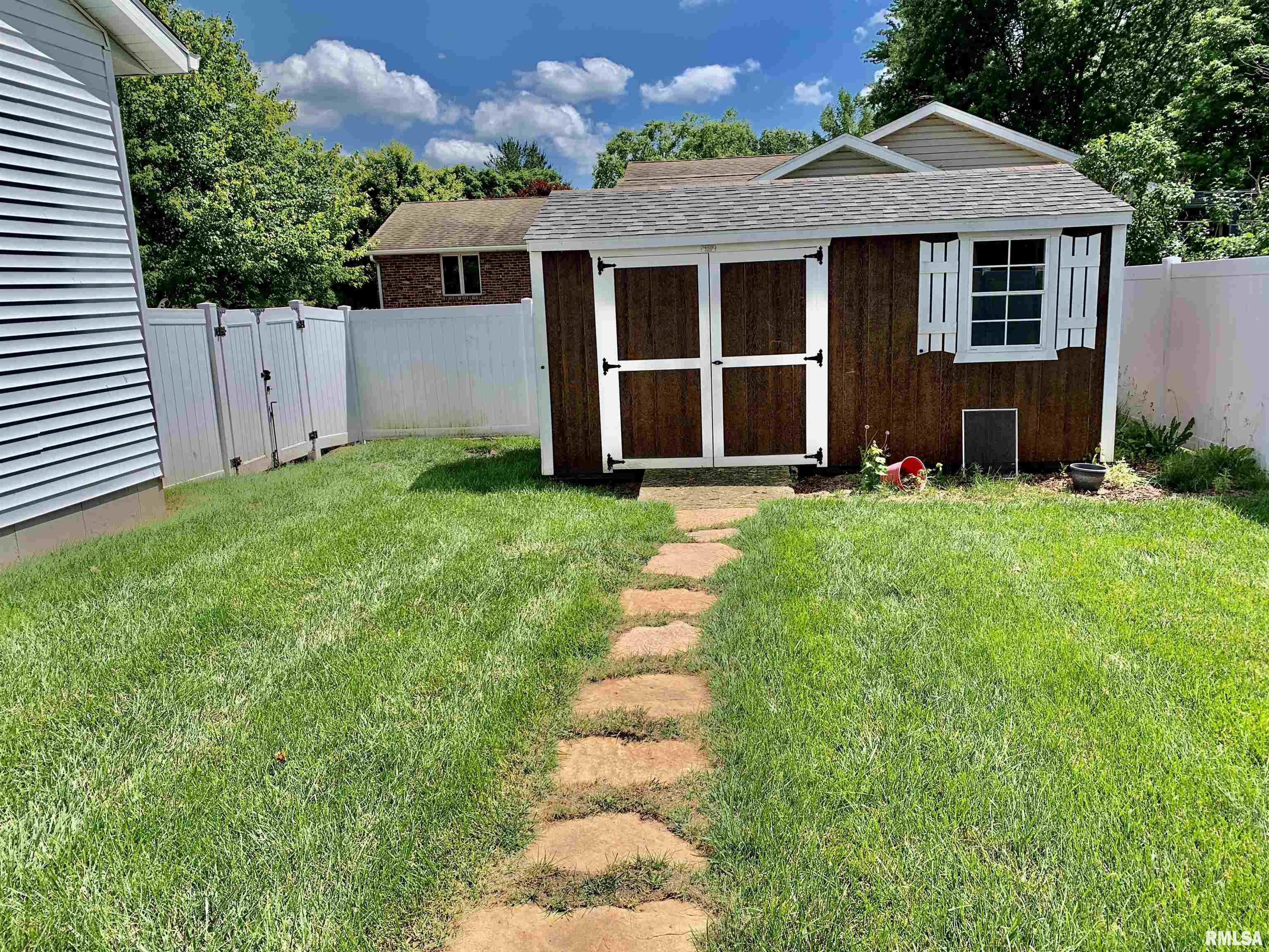 309 West Vandalia Road Jacksonville, IL 62650 - Photo 15 of 71