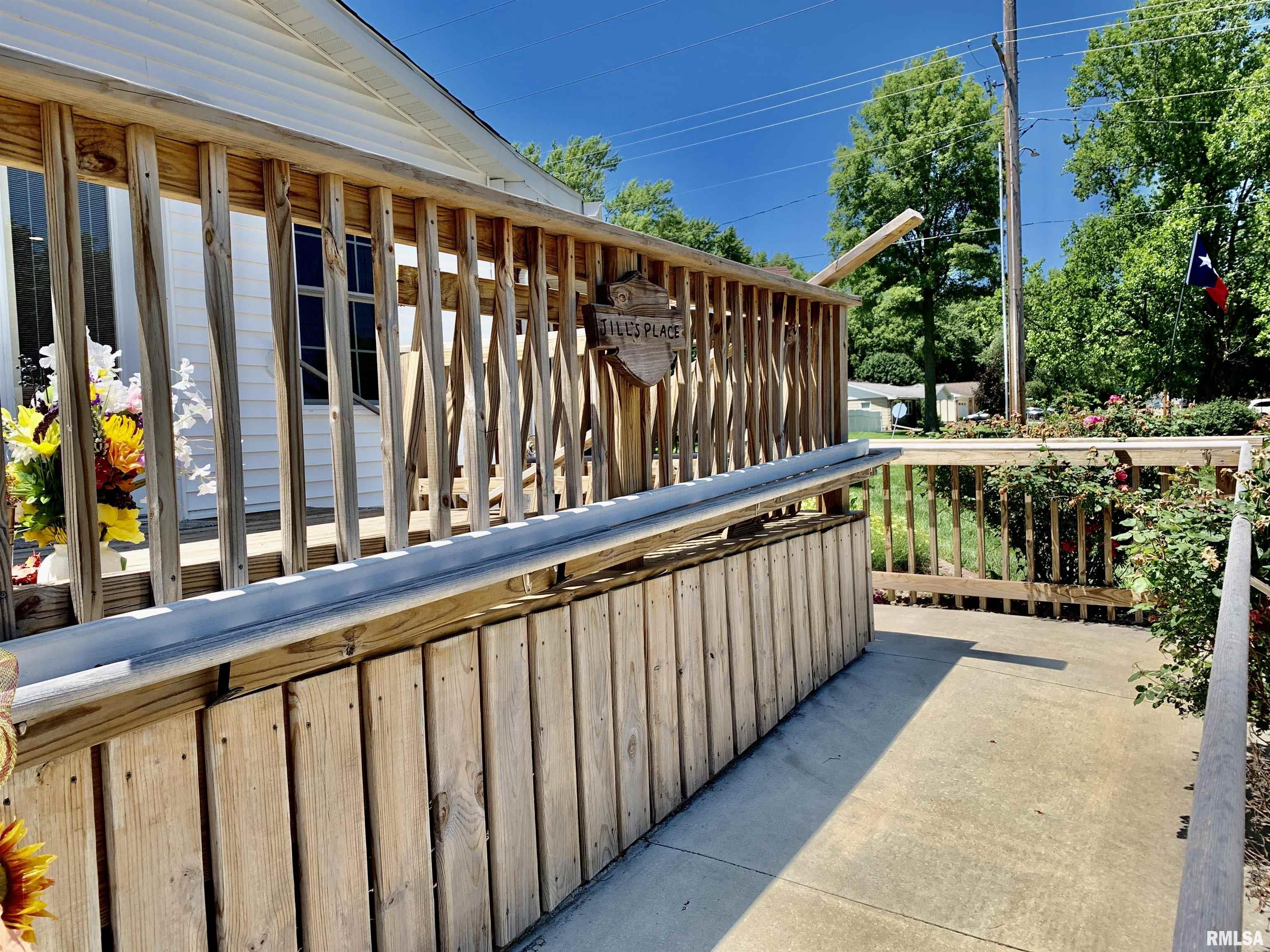 309 West Vandalia Road Jacksonville, IL 62650 - Photo 17 of 71