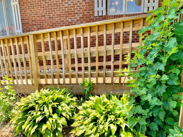 $225,000 | 309 West Vandalia Road, Jacksonville, IL 62650