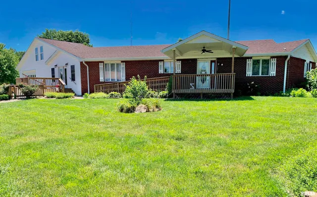 $225,000 | 309 West Vandalia Road, Jacksonville, IL 62650