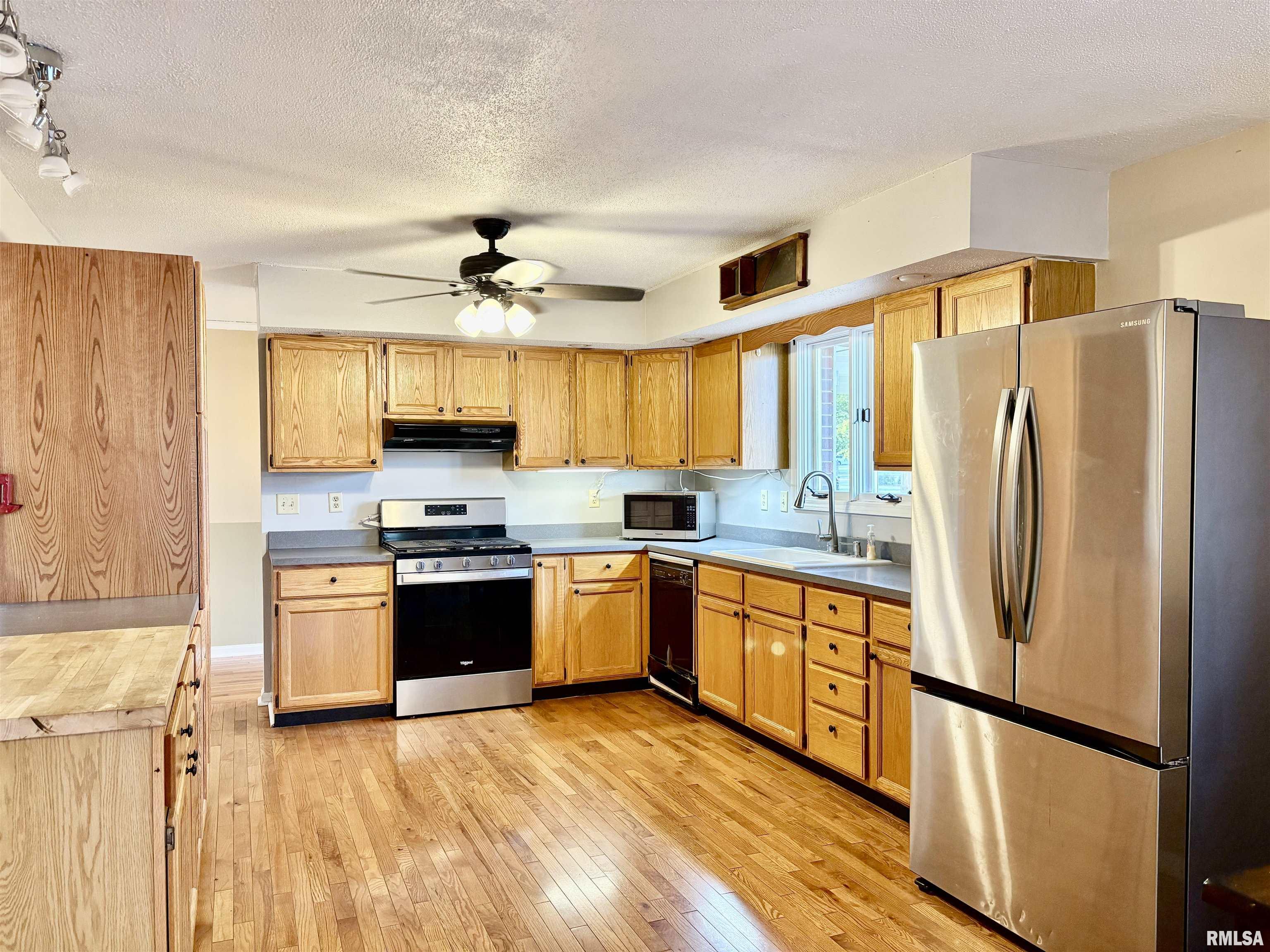 309 West Vandalia Road Jacksonville, IL 62650 - Photo 21 of 71