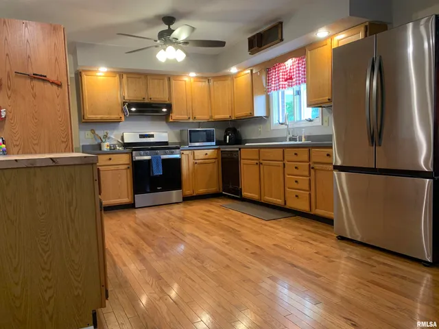 $225,000 | 309 West Vandalia Road, Jacksonville, IL 62650