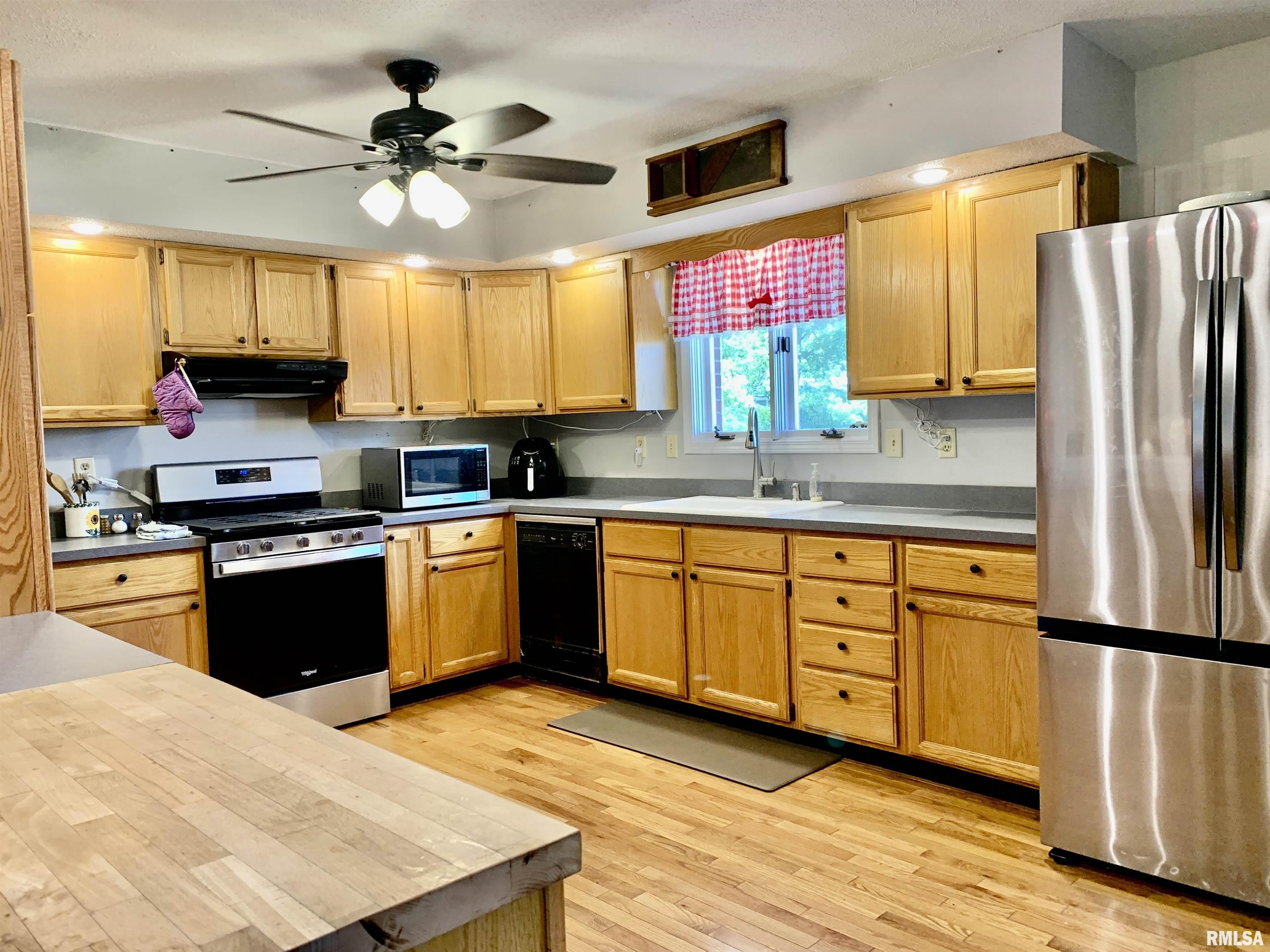 309 West Vandalia Road Jacksonville, IL 62650 - Photo 25 of 71