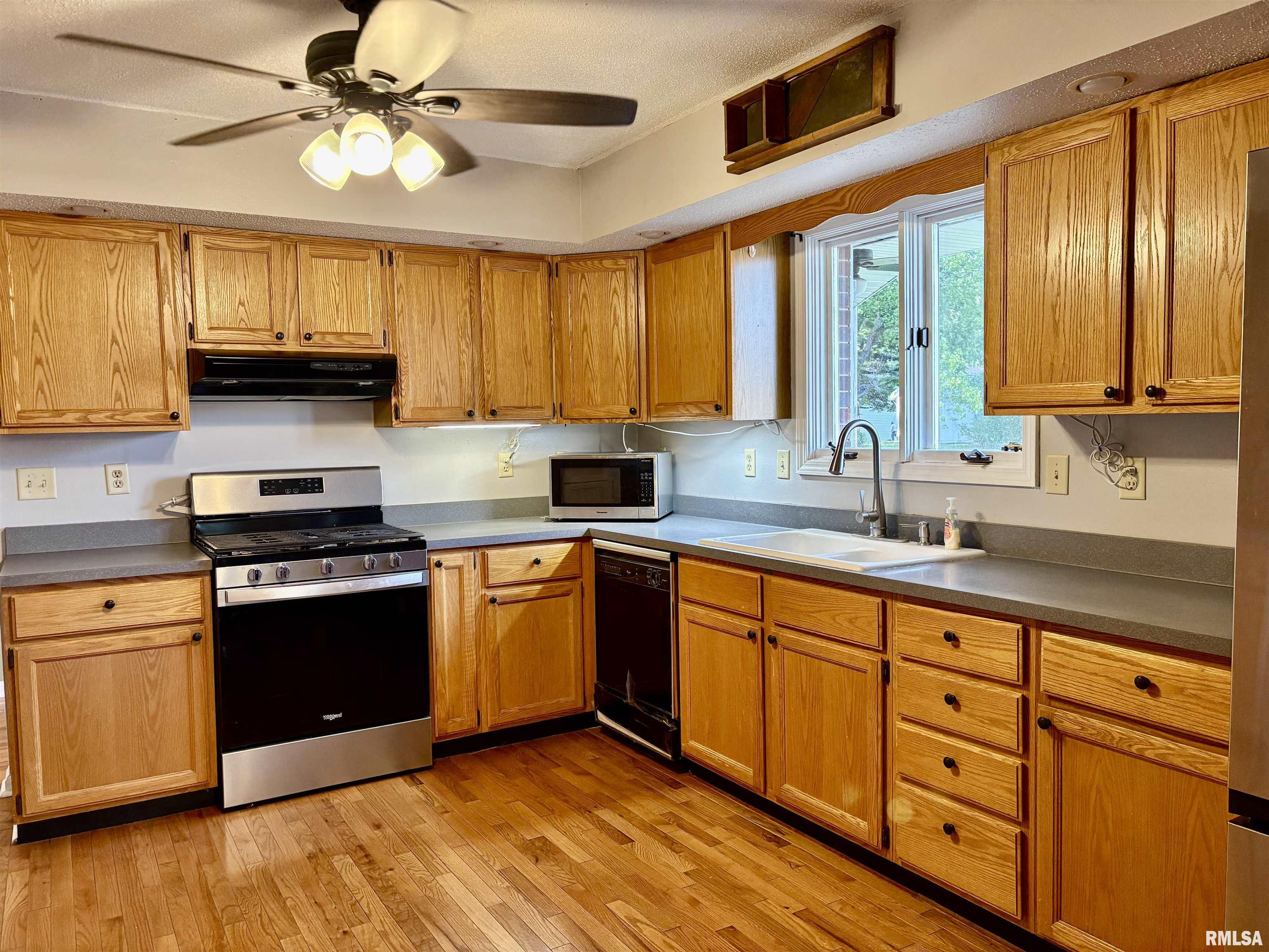 309 West Vandalia Road Jacksonville, IL 62650 - Photo 27 of 71