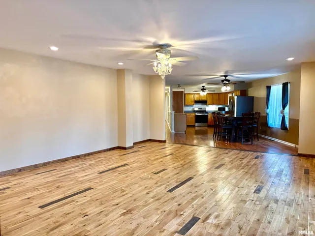 $225,000 | 309 West Vandalia Road, Jacksonville, IL 62650