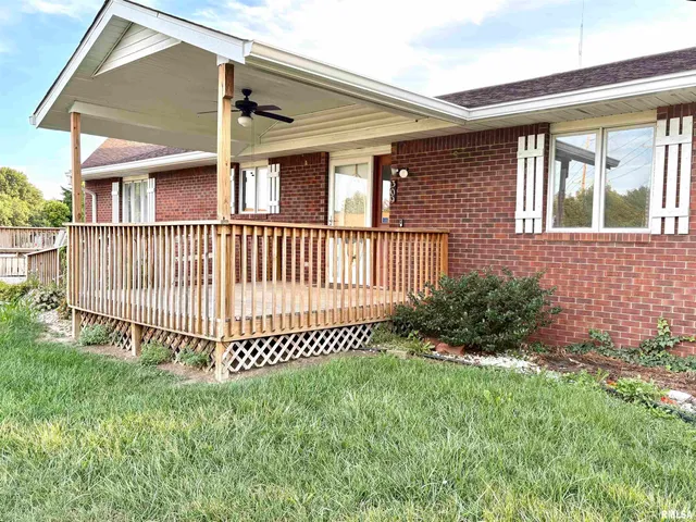 $225,000 | 309 West Vandalia Road, Jacksonville, IL 62650