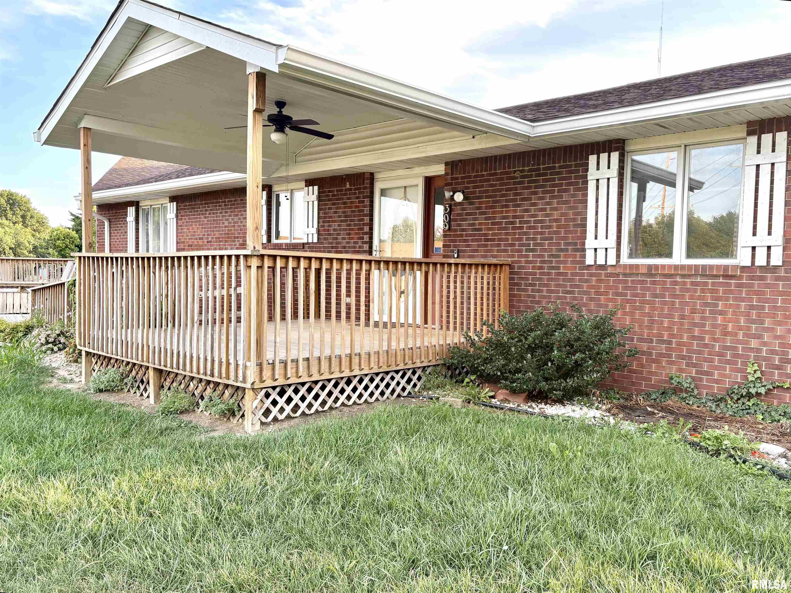 309 West Vandalia Road Jacksonville, IL 62650 - Photo 3 of 71