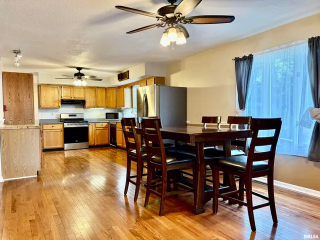 $225,000 | 309 West Vandalia Road, Jacksonville, IL 62650