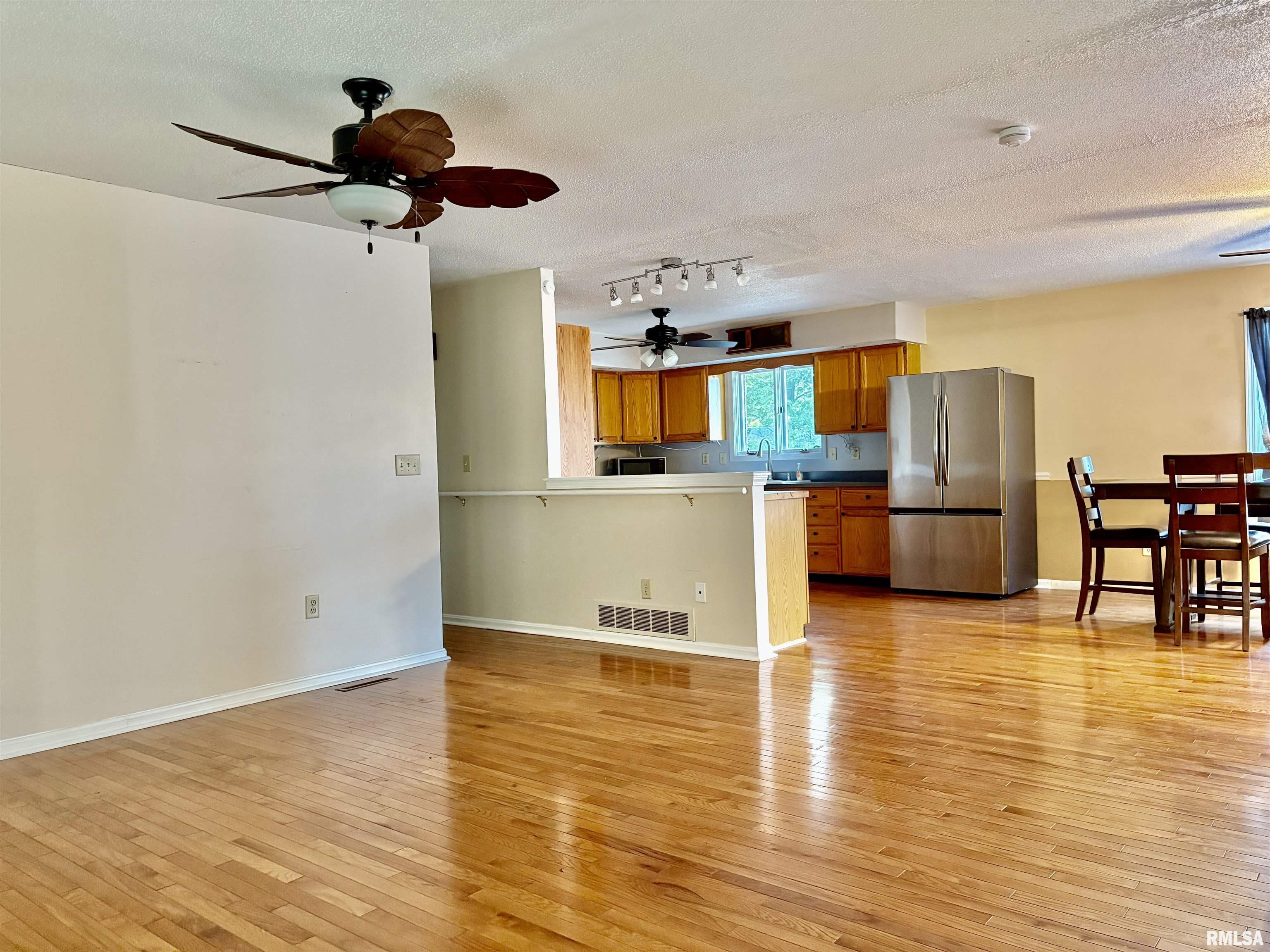 309 West Vandalia Road Jacksonville, IL 62650 - Photo 33 of 71