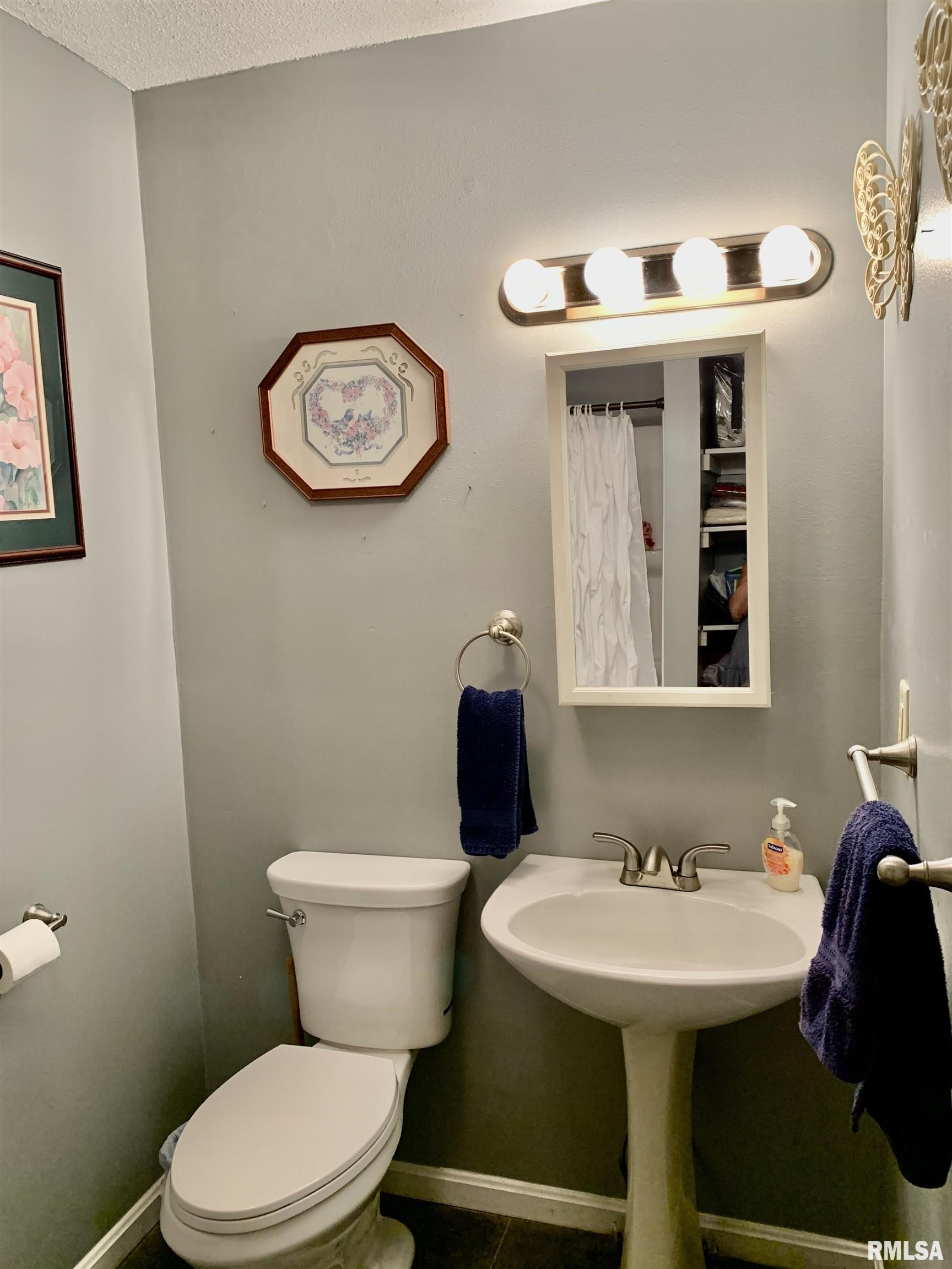 309 West Vandalia Road Jacksonville, IL 62650 - Photo 38 of 71