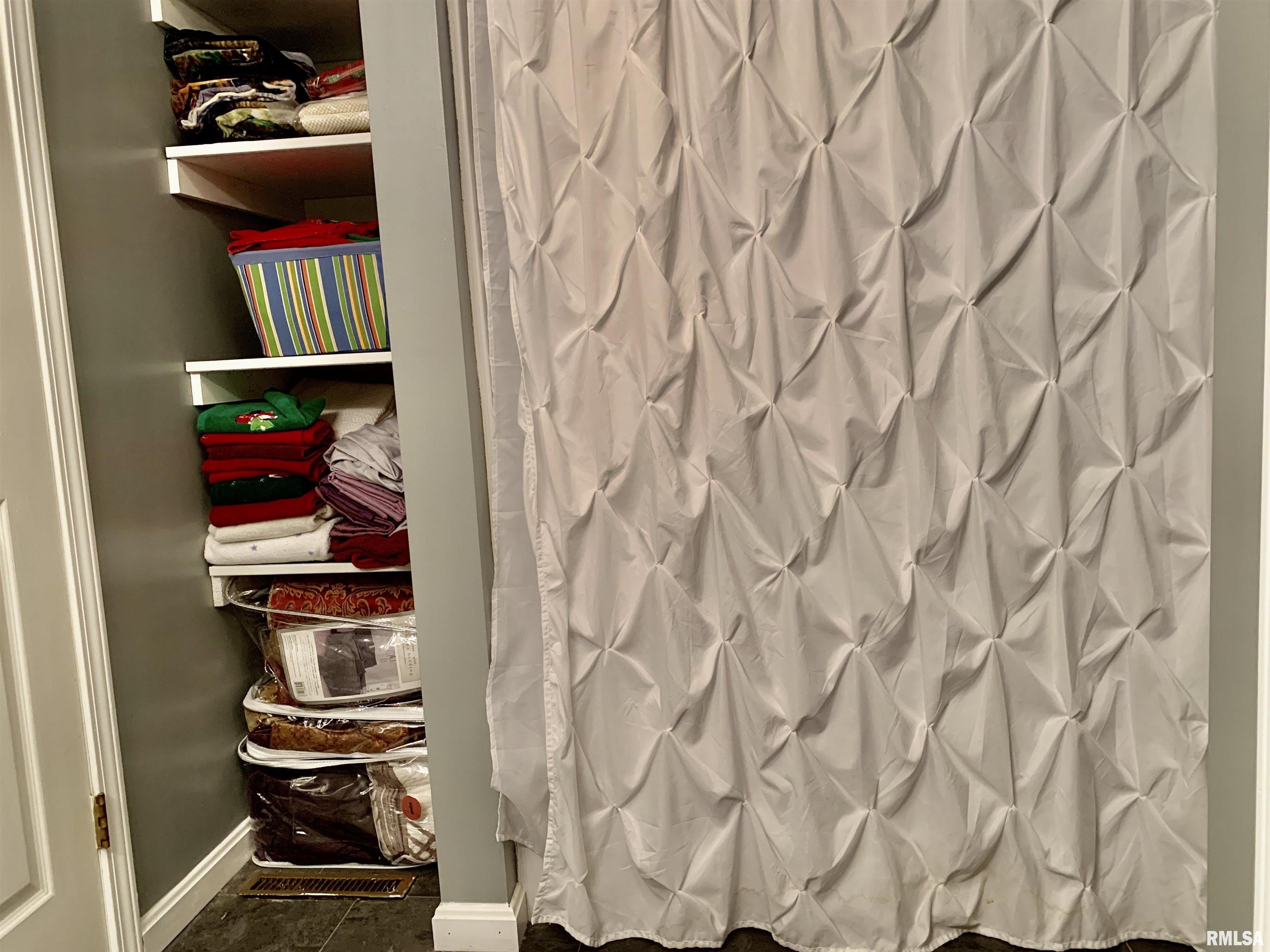 309 West Vandalia Road Jacksonville, IL 62650 - Photo 39 of 71