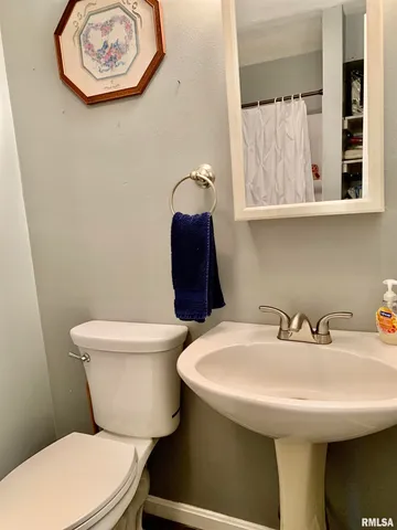 $225,000 | 309 West Vandalia Road, Jacksonville, IL 62650