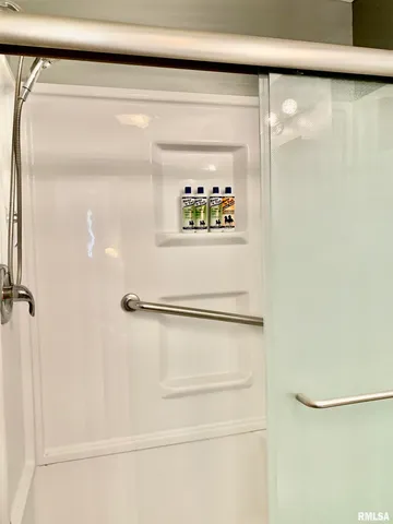 $225,000 | 309 West Vandalia Road, Jacksonville, IL 62650