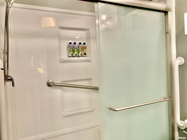 $225,000 | 309 West Vandalia Road, Jacksonville, IL 62650