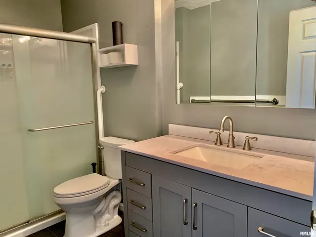 $225,000 | 309 West Vandalia Road, Jacksonville, IL 62650