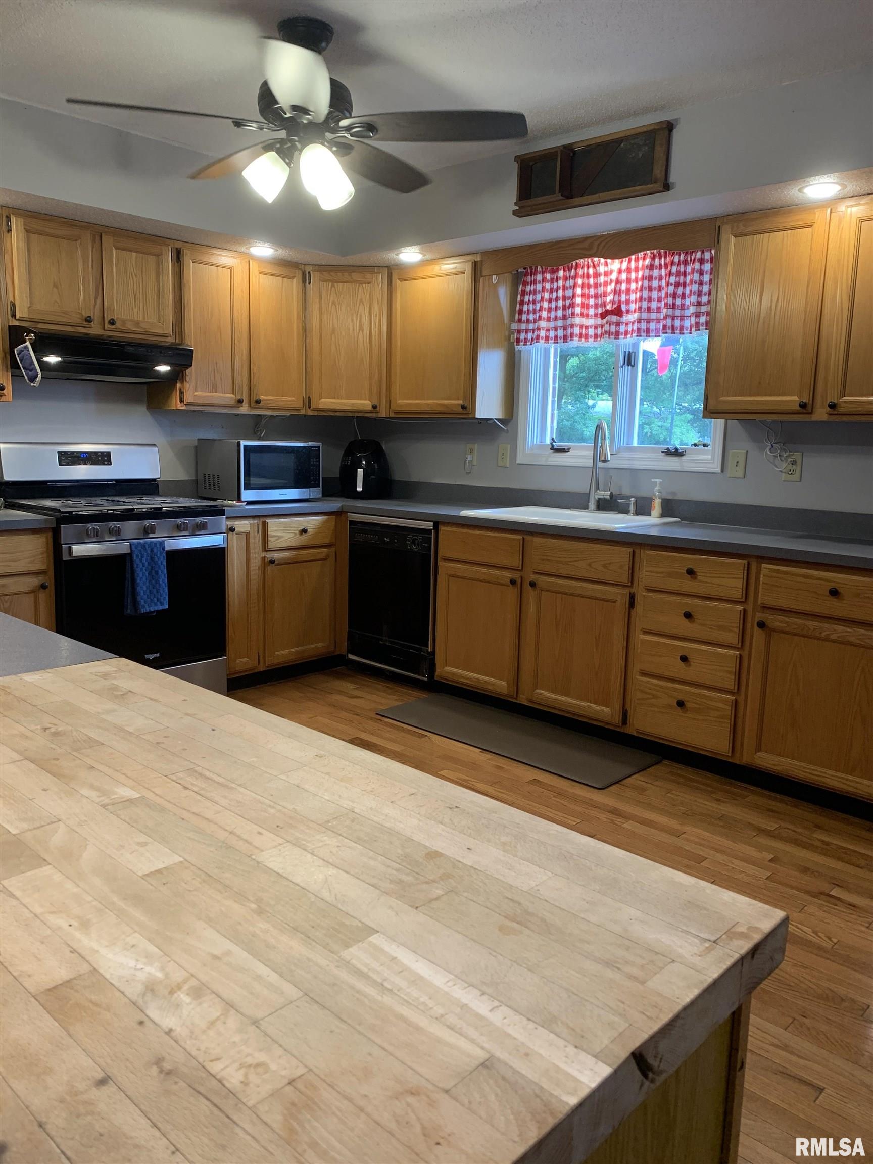 309 West Vandalia Road Jacksonville, IL 62650 - Photo 58 of 71