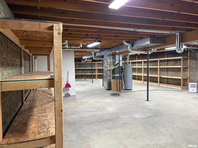 $225,000 | 309 West Vandalia Road, Jacksonville, IL 62650