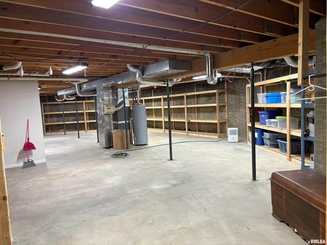 $225,000 | 309 West Vandalia Road, Jacksonville, IL 62650