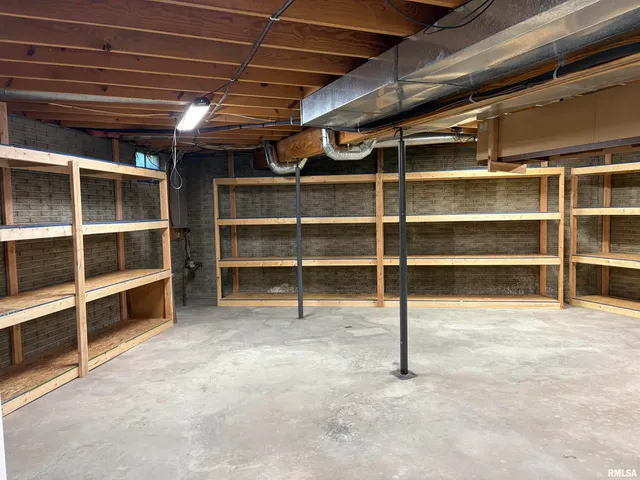 $225,000 | 309 West Vandalia Road, Jacksonville, IL 62650