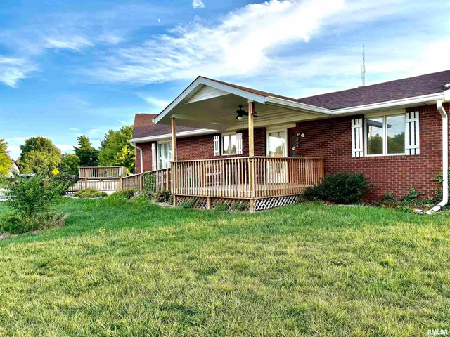 $225,000 | 309 West Vandalia Road, Jacksonville, IL 62650