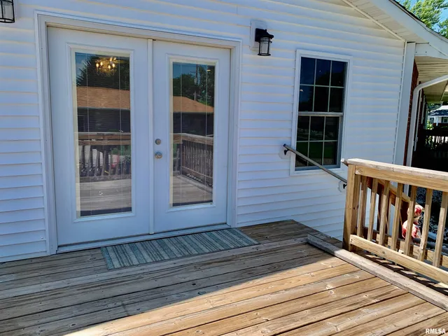 $225,000 | 309 West Vandalia Road, Jacksonville, IL 62650