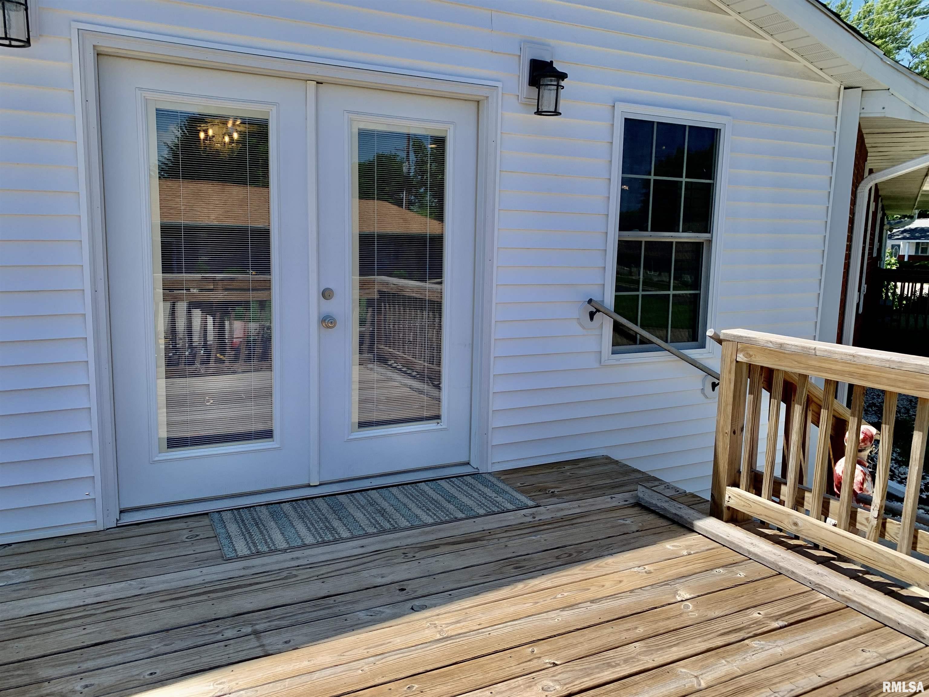 309 West Vandalia Road Jacksonville, IL 62650 - Photo 9 of 71