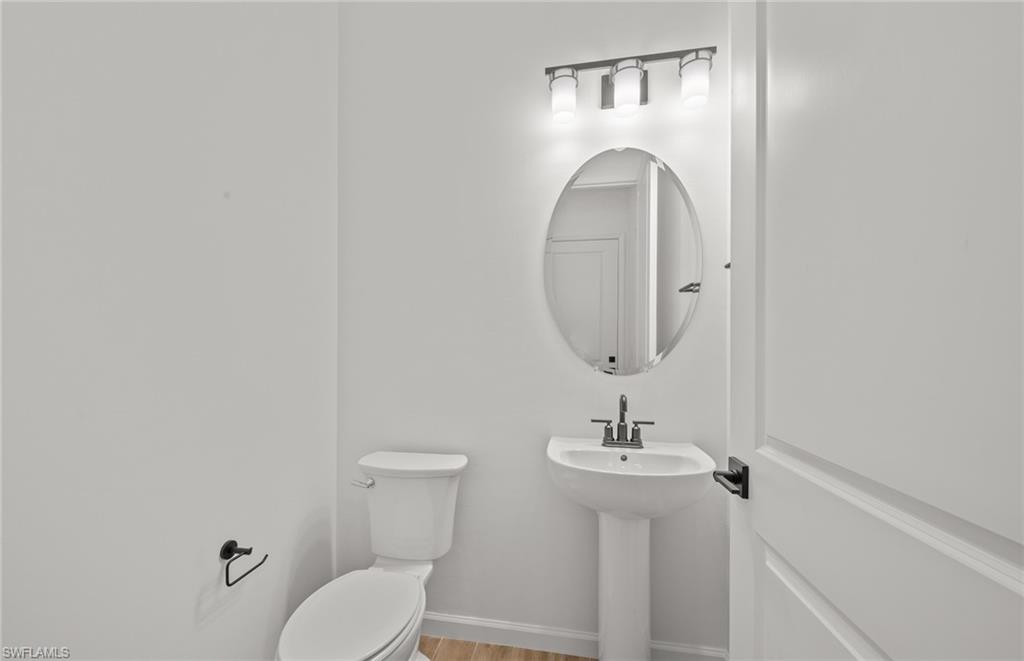 2107 Freemont Way Naples, FL 34120 - Photo 20 of 34 Powder room