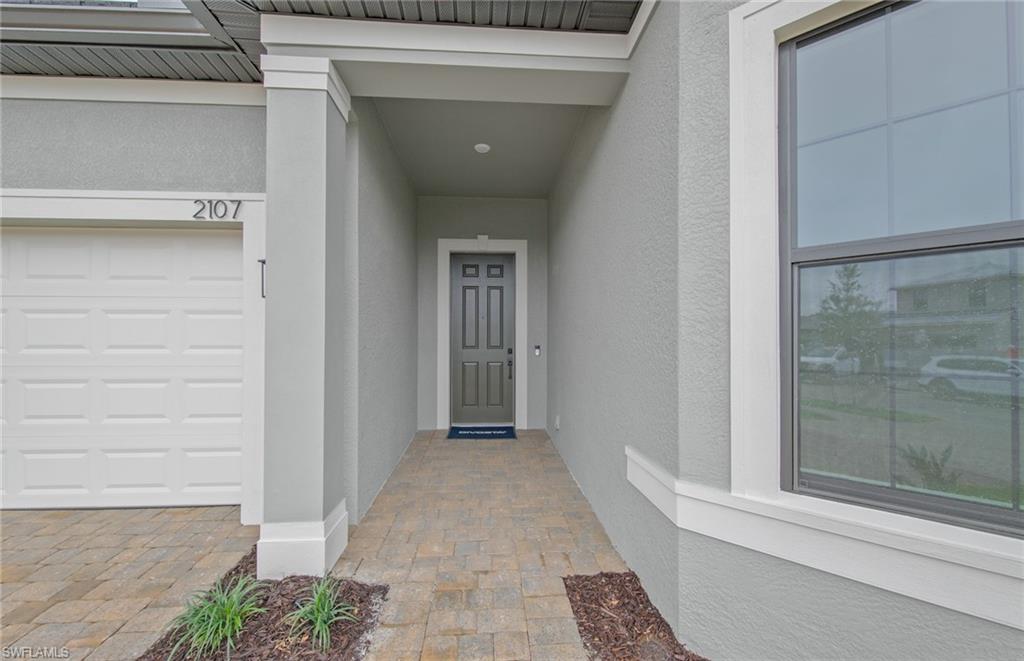 2107 Freemont Way Naples, FL 34120 - Photo 3 of 34