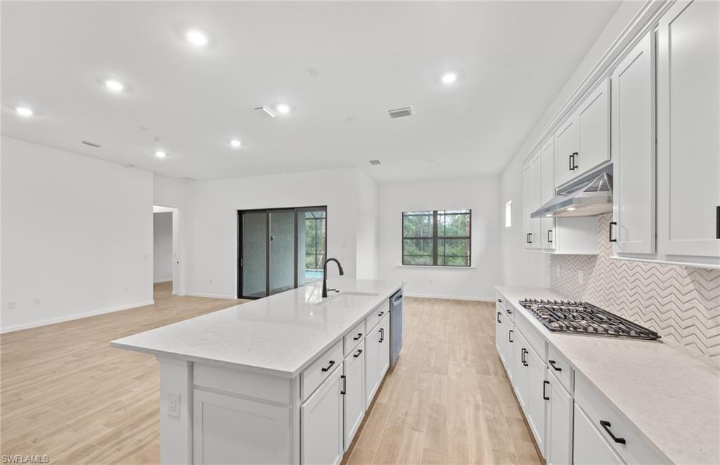 2107 Freemont Way Naples, FL 34120 - Photo 7 of 34