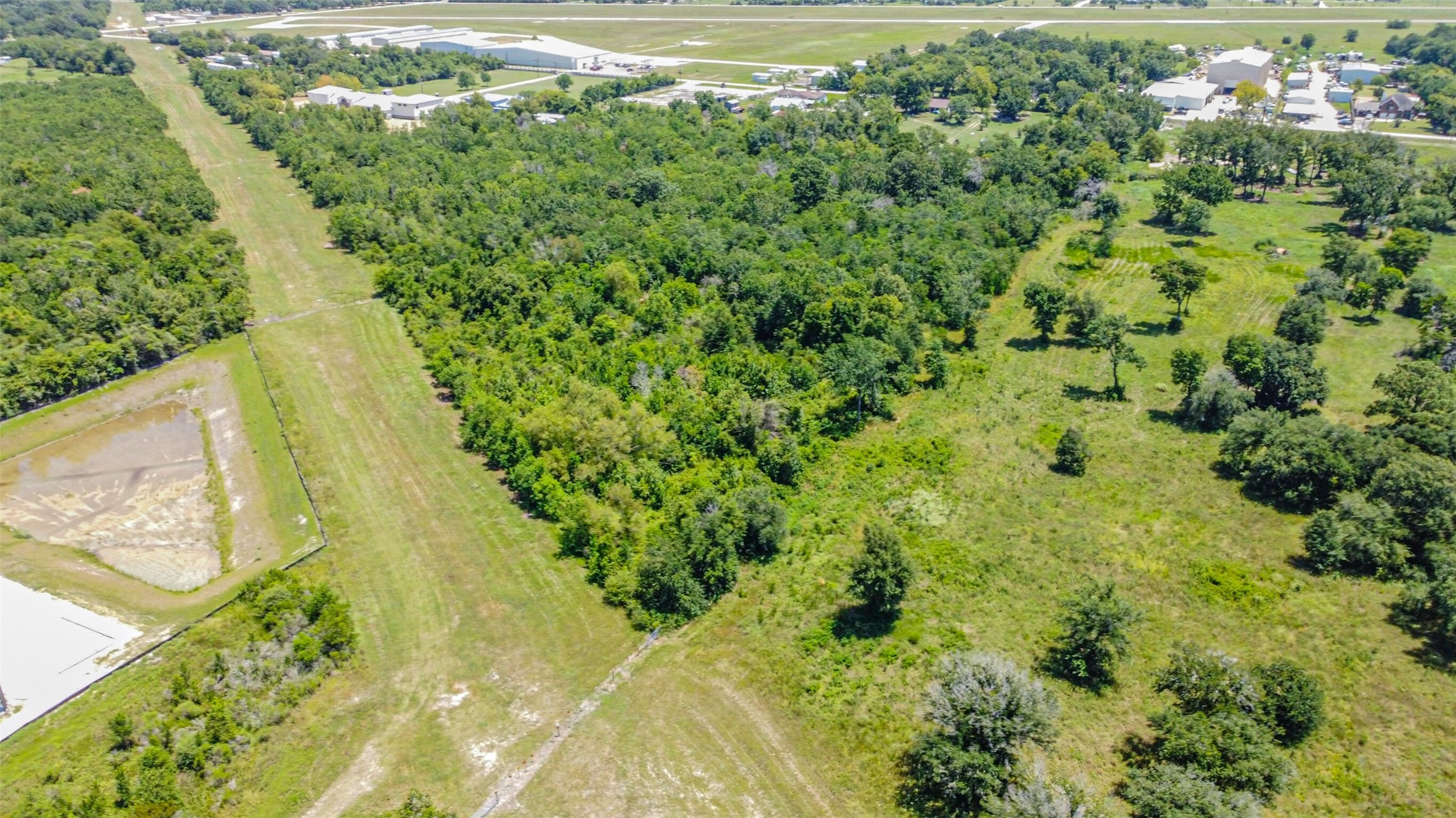 5307 Barkaloo Road Baytown, TX 77521 - Photo 4 of 5 a view of a garden