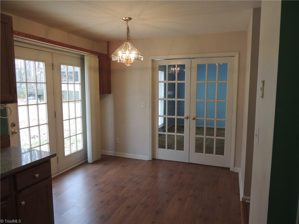 7606 Keating Drive Oak Ridge, NC 27310 - Photo 13 of 30 Breakfast area